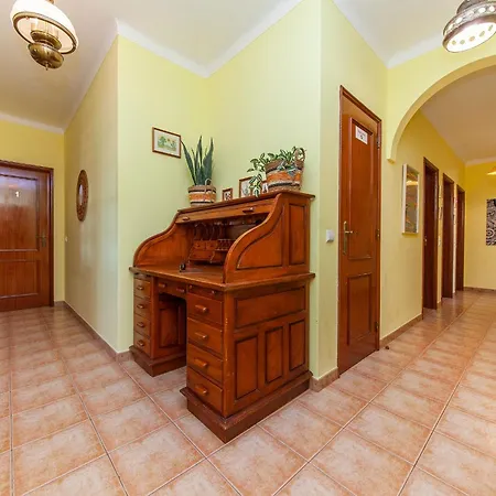 Seaview Meia-praia Guest house Lagos